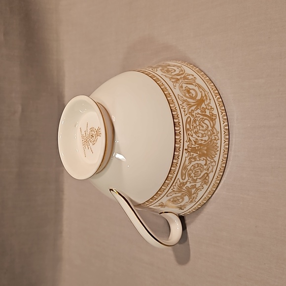 NEW Royal Doulton Sovereign H 4973 Four Piece Place Setting - Picture 14 of 16